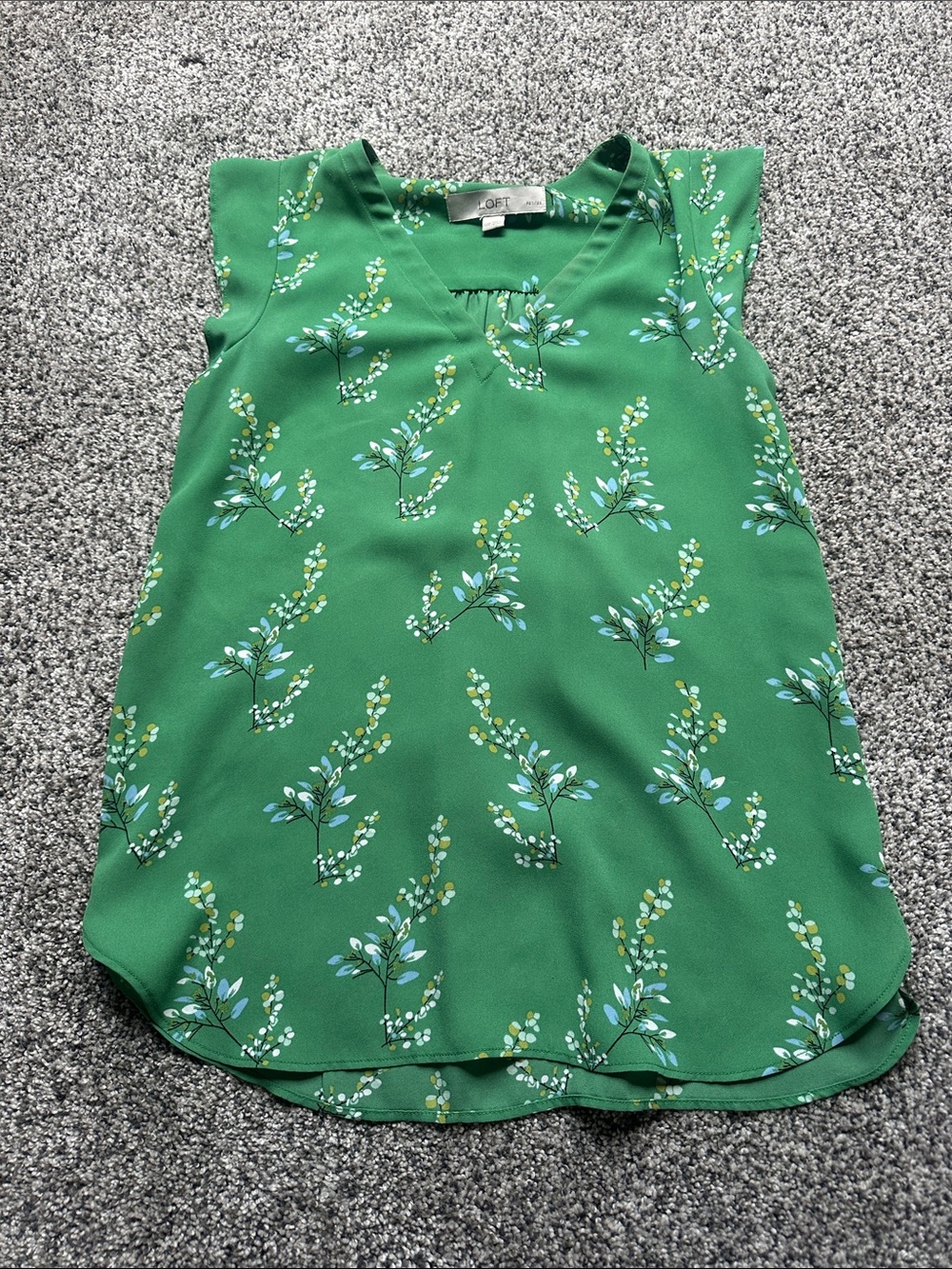 LOFT Green Floral V-Neck Shell Top